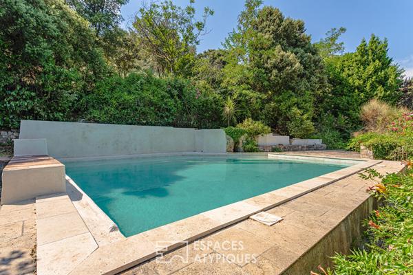 Propriété de deux maisons avec atelier et jardin d’artiste