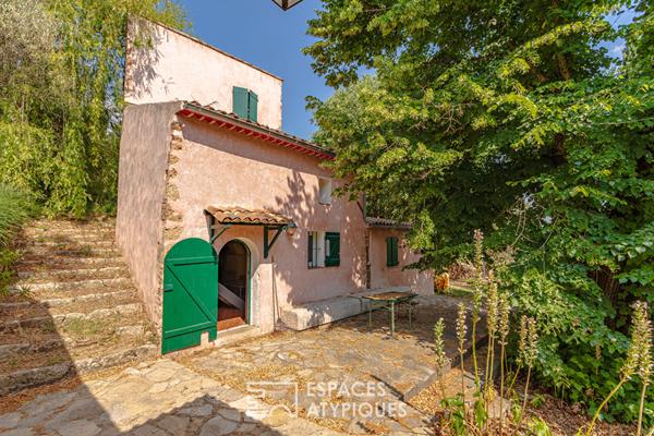 Propriété de deux maisons avec atelier et jardin d’artiste