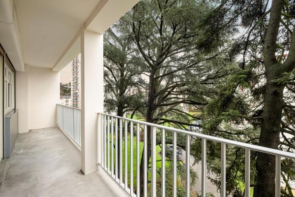 T4 rénové avec balcon et cave