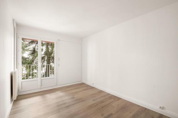 T4 rénové avec balcon et cave