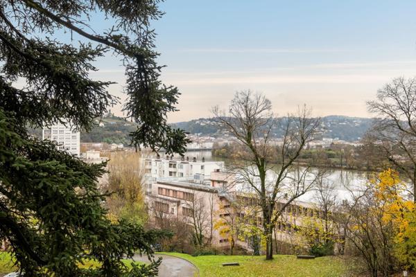 T4 rénové avec balcon et cave