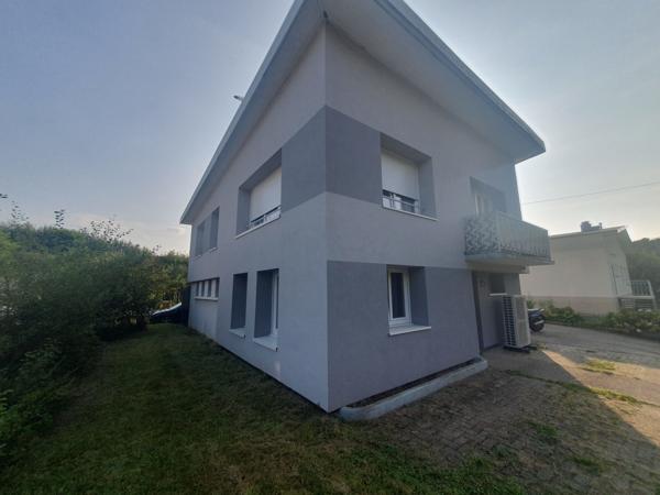 Chantraine (88000) A Chantraine, maison individuelle 105 M2 intégralement rénovée, 6 pièces, 4 chambres, terrain clos à saisir,