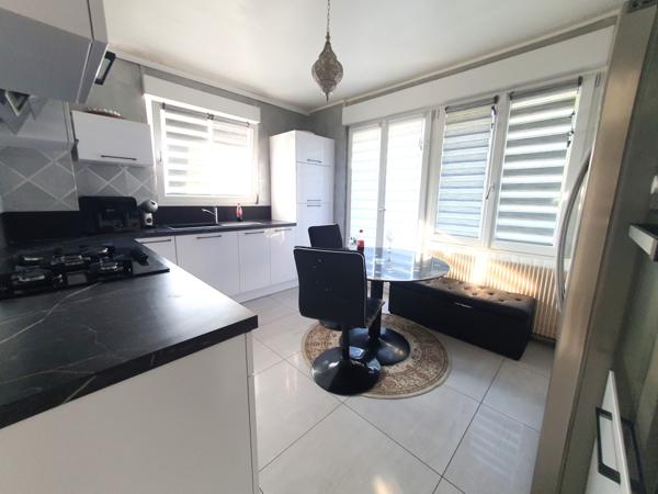 Chantraine (88000) A Chantraine, maison individuelle 105 M2 intégralement rénovée, 6 pièces, 4 chambres, terrain clos à saisir,