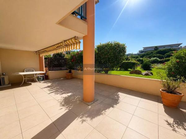 Vente                                                      Appartement
                        
                     2 pièces                      52 m2                     à Fréjus