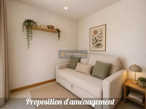 Vente                                                      Appartement
                        
                     2 pièces                      52 m2                     à Fréjus