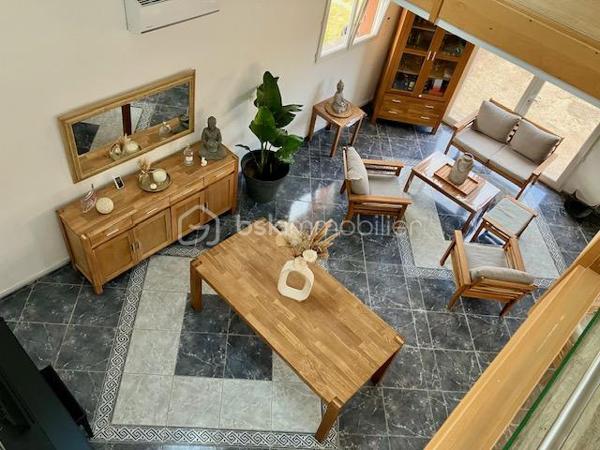 C'est à CALAIS ( proche de Marck ), que cette MAGNIFIQUE MAISON CONTEMPORAINE s'est installée en INDIVIDUELLE !

La PRESTANCE et la MAJESTE de ses 210 m2 de surfaces habitables + 30 pour le garage et l'atelier, vous offre une VUE PERIPHERIQUE sur un CADRE VERDOYANT.
Elle a choisi de s'installer dans ce SECTEUR et au fond d'une IMPASSE, pour sa TRANQUILLITE, et afin de s'y épanouir en toute SERENITE.
Pour parfaire à ses ATOUTS, les COMMERCES, les COMMODITES, L'A16 et L'A26 sont à seulement 3 minutes. 
Elle est proche de L'HOPITAL et de son rond-point, en direction de FRETHUN, BOULOGNE sur MER, GRAVELINES, DUNKERQUE, SAINT-OMER...
C'EST LE TOP DU POSITIONNEMENT !

Elle s'est posée en 2000 sur son TERRAIN de 900 m2 ( un ECRIN DE VERDURE ) parfaitement exposé PLEIN-SUD. 
Ses nombreuses places de PARKING et son GRAND GARAGE avec porte sectionnelle motorisée, vous permettrons de ranger et de protéger vos MOTOS, vos VELOS et vos VOITURES.
Son ATELIER déjà aménagé saura parfaire à VOTRE PASSION DU BRICOLAGE.

Sa JOLIE PORTE s'ouvre, elle vous souhaite la BIENVENUE et déjà SES FACETTES VOUS EBLOUISSENT !

En RDC : 
Elle vous présente son HALL avec sa GRANDE PENDERIE et une première commodité ( WC ), sa CUISINE entièrement équipée, son BUREAU, son CELLIER/LINGERIE, son IMMENSE et SUBLISSIME SEJOUR CATHEDRALE, son SALON et sa TERRASSE avec PERGOLA.

L' ETAGE : 
Il distribue 5 CHAMBRES ( dont une avec terrasse privative exposée SUD ), une MEZZANINE ( coin jeux ou bureau ), et une SALLE DE BAINS équipée d'une seconde commodité ( wc ).

Sa TERRASSE et son JARDIN sont baignés d'une BRILLANTE EXPOSITION SUD, et permettent l'organisation de GARDEN PARTY, de FARNIENTE régénérants, de BARBECUES en famille, et de vos séances de BRONZAGE ( Je vous conseille toutefois, de porter un petit maillot, car nous sommes sur la Côte d'Opale ).

Ses ESPACES, ses SURFACES, ses VOLUMES, sa LUMINOSITE sont EXCEPTIONNELS, et son AGENCEMENT très FONCTIONNEL.
Cette SCINTILLANTE MAISON est idéale pour l'épanouissement de votre GRANDE et BELLE FAMILLE...Elle saura vous apporter du BONHEUR, du PLAISIR, et ENCORE du PLAISIR !

Ses ASPECTS TECHNIQUES :
Son JOAILLIER a sélectionné de BEAUX MATERIAUX et MATERIELS, L'ISOLATION est PARFAITE ( classement énergétique en C ), les MENUISERIES sont en PVC DV / OB et volets roulants électriques, les VELUX sont eux aussi équipés de volets électriques extérieurs ( LE MUST ), le CHAUFFAGE est produit par 2 POMPES à CHALEUR AIR/AIR ( réversibles CHAUD et FROID ) et un POÊLE à BOIS, L'EAU CHAUDE est générée par un BALLON THERMODYNAMIQUE ( très économique ), la FIBRE est présente, la TOITURE est en PARFAIT ETAT, L'INSTALLATION ELECTRIQUE est comme NEUVE, et L'ASSAINISSEMENT est CONFORME...QUE VOULEZ-VOUS DE PLUS ?

Les NOTIONS ECONOMIQUES :
Sa consommation énergétique est maitrisée, et sa taxe foncière est de 1800 euros.

Vous souhaitez faire sa connaissance ? 
Il faut juste m'appeler Gilles O6 3O 89 OO O8...L'AGENT ( BIJOUTIER ) DES JOYAUX IMMOBILIERS !

Je vous invite à visiter mon site : BSK gilles fourrier ( à consommer sans modération )
Pour des acquéreurs potentiels,  nous sommes en recherche de biens immobiliers à vendre sur l'ensemble des Hauts de France.
N'hésitez pas à nous consulter pour la vente d'une maison,  d'un appartement,  d'un immeuble,  d'un fonds de commerce...Nous pourrons vous OFFRIR votre ESTIMATION,  et vous présenter les particularités de nos actions commerciales,  qui transforment nos ventes en de très belles réussites immobilières.