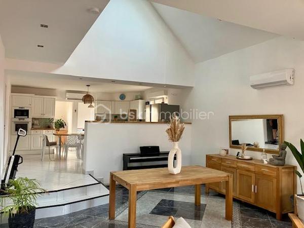 C'est à CALAIS ( proche de Marck ), que cette MAGNIFIQUE MAISON CONTEMPORAINE s'est installée en INDIVIDUELLE !

La PRESTANCE et la MAJESTE de ses 210 m2 de surfaces habitables + 30 pour le garage et l'atelier, vous offre une VUE PERIPHERIQUE sur un CADRE VERDOYANT.
Elle a choisi de s'installer dans ce SECTEUR et au fond d'une IMPASSE, pour sa TRANQUILLITE, et afin de s'y épanouir en toute SERENITE.
Pour parfaire à ses ATOUTS, les COMMERCES, les COMMODITES, L'A16 et L'A26 sont à seulement 3 minutes. 
Elle est proche de L'HOPITAL et de son rond-point, en direction de FRETHUN, BOULOGNE sur MER, GRAVELINES, DUNKERQUE, SAINT-OMER...
C'EST LE TOP DU POSITIONNEMENT !

Elle s'est posée en 2000 sur son TERRAIN de 900 m2 ( un ECRIN DE VERDURE ) parfaitement exposé PLEIN-SUD. 
Ses nombreuses places de PARKING et son GRAND GARAGE avec porte sectionnelle motorisée, vous permettrons de ranger et de protéger vos MOTOS, vos VELOS et vos VOITURES.
Son ATELIER déjà aménagé saura parfaire à VOTRE PASSION DU BRICOLAGE.

Sa JOLIE PORTE s'ouvre, elle vous souhaite la BIENVENUE et déjà SES FACETTES VOUS EBLOUISSENT !

En RDC : 
Elle vous présente son HALL avec sa GRANDE PENDERIE et une première commodité ( WC ), sa CUISINE entièrement équipée, son BUREAU, son CELLIER/LINGERIE, son IMMENSE et SUBLISSIME SEJOUR CATHEDRALE, son SALON et sa TERRASSE avec PERGOLA.

L' ETAGE : 
Il distribue 5 CHAMBRES ( dont une avec terrasse privative exposée SUD ), une MEZZANINE ( coin jeux ou bureau ), et une SALLE DE BAINS équipée d'une seconde commodité ( wc ).

Sa TERRASSE et son JARDIN sont baignés d'une BRILLANTE EXPOSITION SUD, et permettent l'organisation de GARDEN PARTY, de FARNIENTE régénérants, de BARBECUES en famille, et de vos séances de BRONZAGE ( Je vous conseille toutefois, de porter un petit maillot, car nous sommes sur la Côte d'Opale ).

Ses ESPACES, ses SURFACES, ses VOLUMES, sa LUMINOSITE sont EXCEPTIONNELS, et son AGENCEMENT très FONCTIONNEL.
Cette SCINTILLANTE MAISON est idéale pour l'épanouissement de votre GRANDE et BELLE FAMILLE...Elle saura vous apporter du BONHEUR, du PLAISIR, et ENCORE du PLAISIR !

Ses ASPECTS TECHNIQUES :
Son JOAILLIER a sélectionné de BEAUX MATERIAUX et MATERIELS, L'ISOLATION est PARFAITE ( classement énergétique en C ), les MENUISERIES sont en PVC DV / OB et volets roulants électriques, les VELUX sont eux aussi équipés de volets électriques extérieurs ( LE MUST ), le CHAUFFAGE est produit par 2 POMPES à CHALEUR AIR/AIR ( réversibles CHAUD et FROID ) et un POÊLE à BOIS, L'EAU CHAUDE est générée par un BALLON THERMODYNAMIQUE ( très économique ), la FIBRE est présente, la TOITURE est en PARFAIT ETAT, L'INSTALLATION ELECTRIQUE est comme NEUVE, et L'ASSAINISSEMENT est CONFORME...QUE VOULEZ-VOUS DE PLUS ?

Les NOTIONS ECONOMIQUES :
Sa consommation énergétique est maitrisée, et sa taxe foncière est de 1800 euros.

Vous souhaitez faire sa connaissance ? 
Il faut juste m'appeler Gilles O6 3O 89 OO O8...L'AGENT ( BIJOUTIER ) DES JOYAUX IMMOBILIERS !

Je vous invite à visiter mon site : BSK gilles fourrier ( à consommer sans modération )
Pour des acquéreurs potentiels,  nous sommes en recherche de biens immobiliers à vendre sur l'ensemble des Hauts de France.
N'hésitez pas à nous consulter pour la vente d'une maison,  d'un appartement,  d'un immeuble,  d'un fonds de commerce...Nous pourrons vous OFFRIR votre ESTIMATION,  et vous présenter les particularités de nos actions commerciales,  qui transforment nos ventes en de très belles réussites immobilières.
