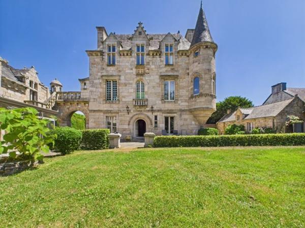 Maison à vendre |  Pluvigner |  16 pièces | 520 m²