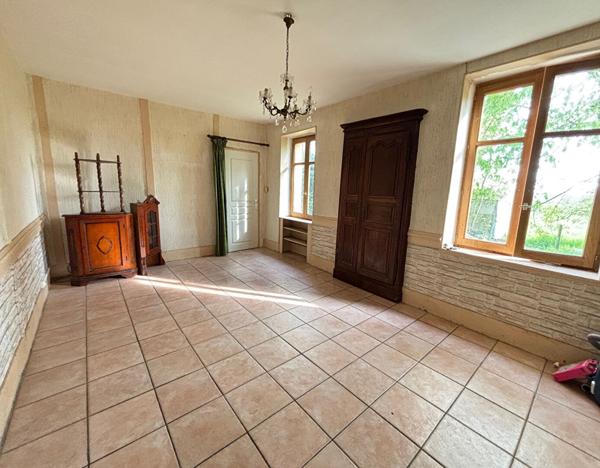 EN VENTE - GARCHIZY - 2 h 30 PARIS - Fermette avec 3 CHAMBRES - 160 m² habitables