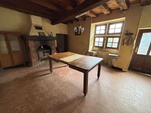 EN VENTE - GARCHIZY - 2 h 30 PARIS - Fermette avec 3 CHAMBRES - 160 m² habitables