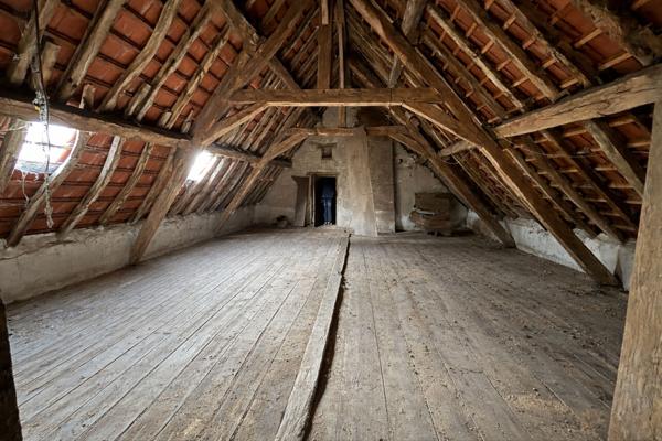 EN VENTE - GARCHIZY - 2 h 30 PARIS - Fermette avec 3 CHAMBRES - 160 m² habitables