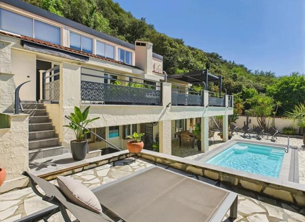 Magnifique propriété avec gites et piscine