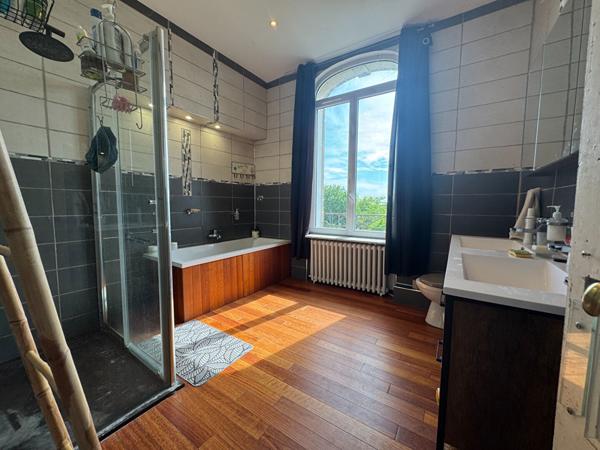 Rochefort Grande Maison Bourgeoise en pierres 10 pièces d'env. 260 m2