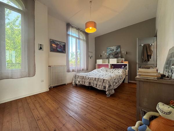 Rochefort Grande Maison Bourgeoise en pierres 10 pièces d'env. 260 m2