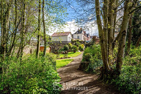 Maison de ville rénovée avec piscine