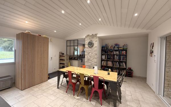 Maison à vendre    4 pièces •  Saint-Colomban