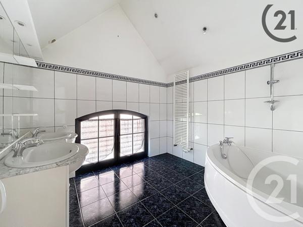 Appartement F4 à vendre  4 pièces - 118 m2 STE SAVINE - 10