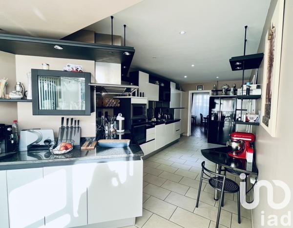 Maison de ville 11 pièces de 336 m² à La Flèche (72200)