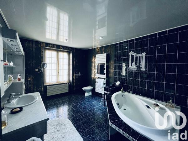 Maison de ville 11 pièces de 336 m² à La Flèche (72200)