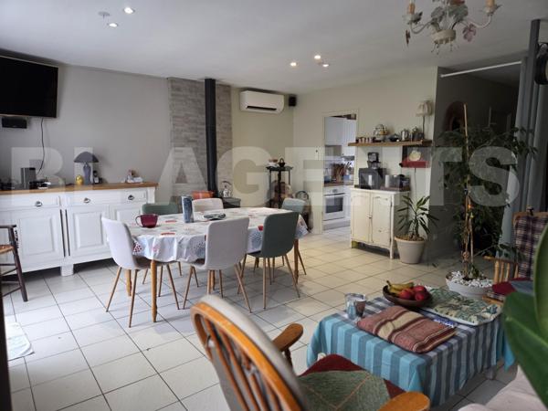 Pavillon 5 chambres sur terrain clos de 1000 m²