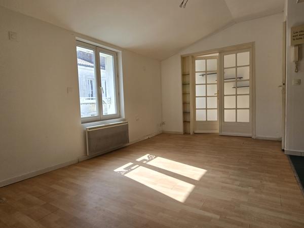 Appartement
                                                                                                                                                                                                                                                                                                                        3 pièce(s)                                                                                                                                                                                                          2 chambre(s)                                                                                                                                                                                                          51.58  m²