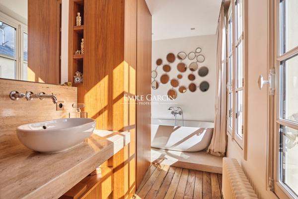A vendre - appartement - 68 m² - Paris - 75006 - Saint Germain des Prés