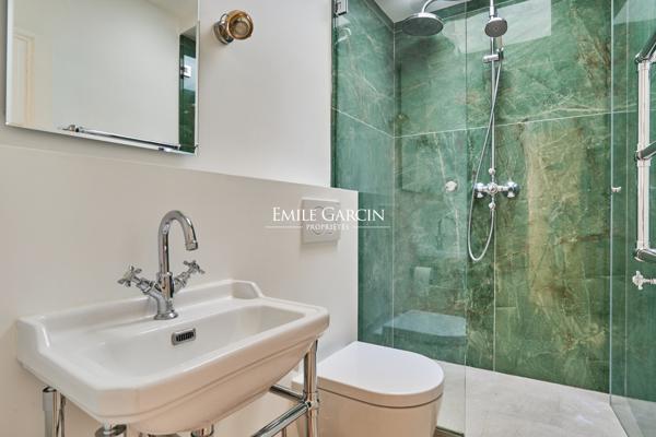A vendre - appartement - 68 m² - Paris - 75006 - Saint Germain des Prés