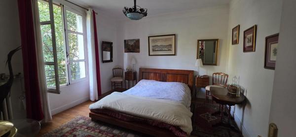 MAISON ANCIENNE AVEC JARDIN GARAGE ET CAVE