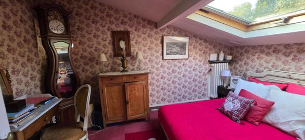 MAISON ANCIENNE AVEC JARDIN GARAGE ET CAVE