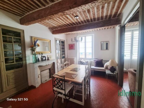 Exclusivité er Rare Draguignan bel F3 1 étage avec grande cour privative 50m² balcon et remise 225750€ crn2394 Draguignan (83300)