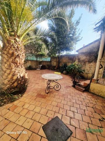 Exclusivité er Rare Draguignan bel F3 1 étage avec grande cour privative 50m² balcon et remise 225750€ crn2394 Draguignan (83300)