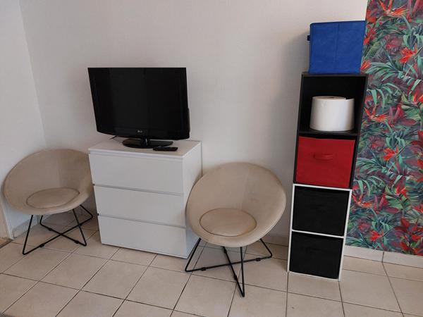 A LOUER - Studio meublé Vieux Port (Bail étudiant)