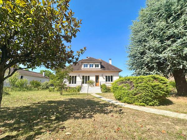 Maison familiale avec jardin à Nemours