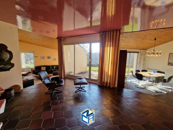 Maison d'architecte sur parc arboré de 3Ha