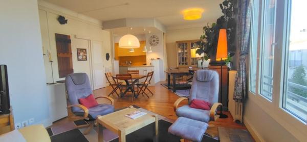 APPARTEMENT HAUSSMANNIEN DE CHARME