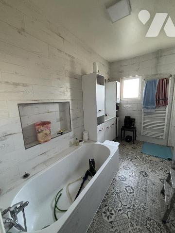 GENNES VAL DE LOIRE (49350), Les Rosiers sur Loire