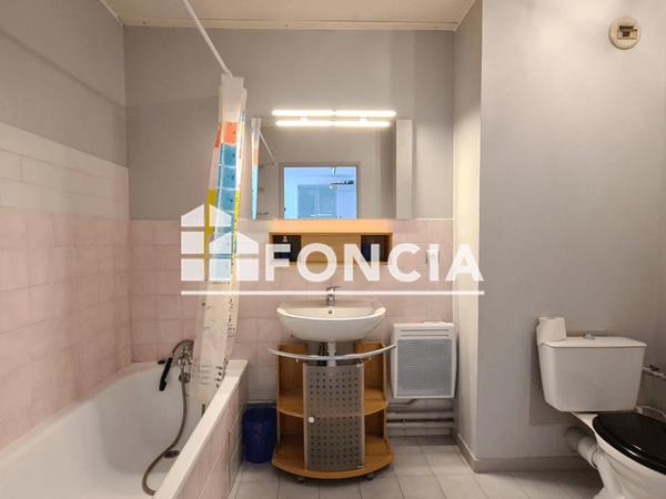 Location Studio meublé 30.7 m² - 31 RUE ABBE GREGOIRE Grenoble 38000