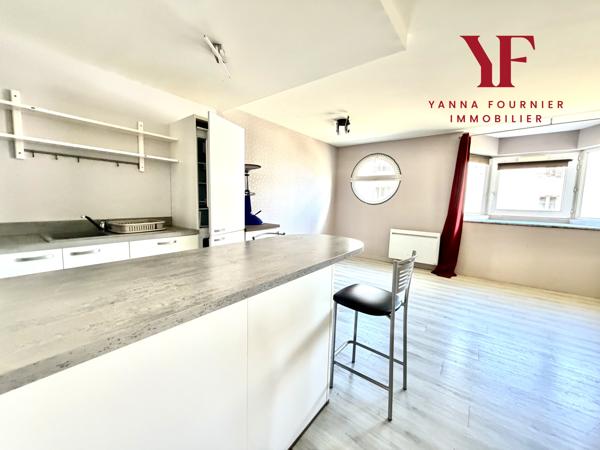 HYPER CENTRE VILLE BREST, T3, 2 CHAMBRES, ASCENSEUR IMMEUBLE PMR , 1996