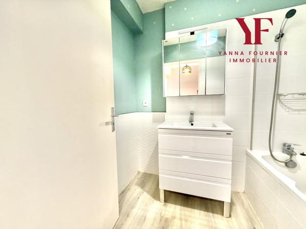 HYPER CENTRE VILLE BREST, T3, 2 CHAMBRES, ASCENSEUR IMMEUBLE PMR , 1996