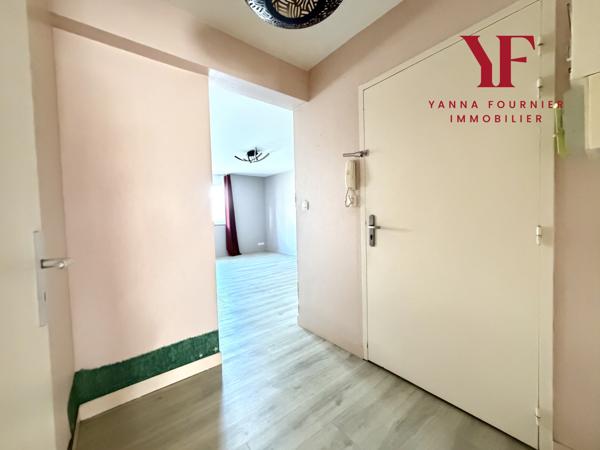 HYPER CENTRE VILLE BREST, T3, 2 CHAMBRES, ASCENSEUR IMMEUBLE PMR , 1996
