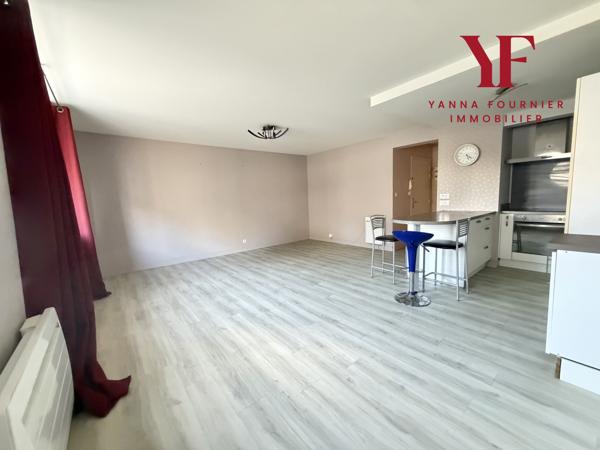 HYPER CENTRE VILLE BREST, T3, 2 CHAMBRES, ASCENSEUR IMMEUBLE PMR , 1996