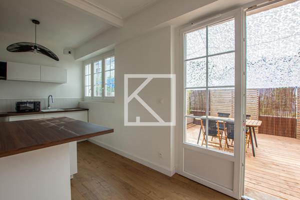 Appartement avec terrasse de 52 m2 - Place du Lycée