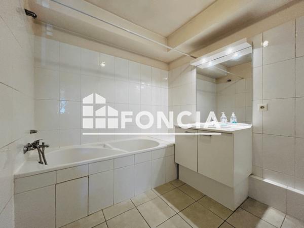 Location Appartement 3 pièces 62.63 m² - 16 RUE REGIMBAUD Toulon 83100