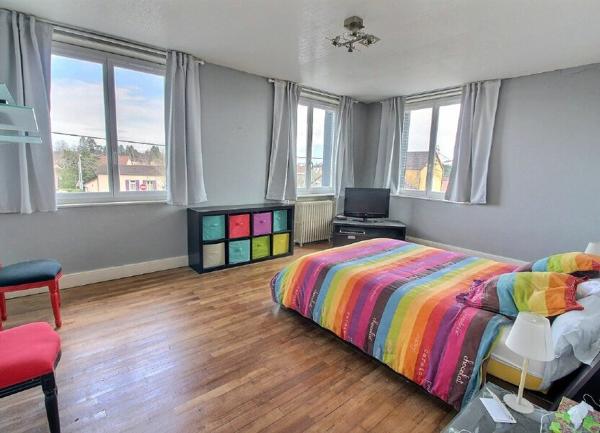 Maison à vendre    6 pièces •  Montchanin