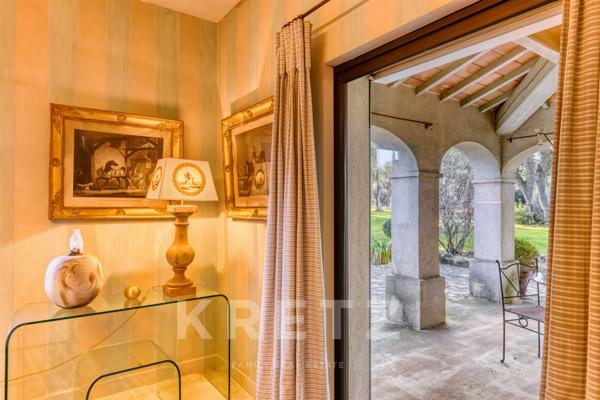 Maison de plain-pied avec piscine