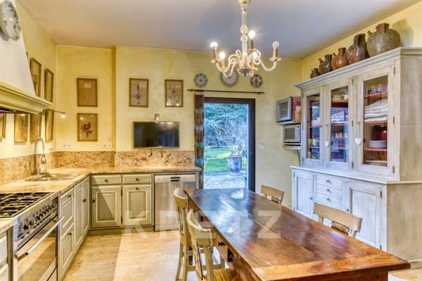 Maison de plain-pied avec piscine