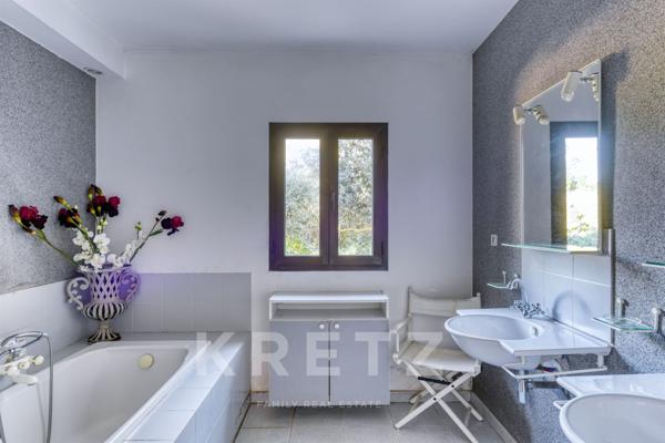 Maison de plain-pied avec piscine