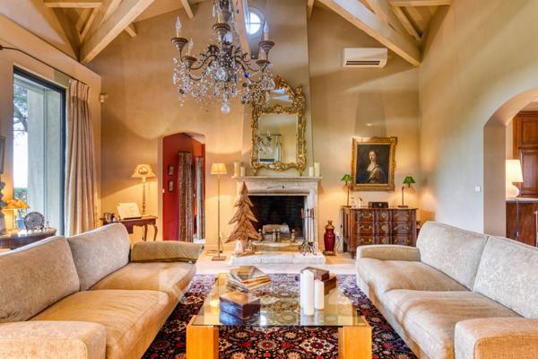 Maison de plain-pied avec piscine