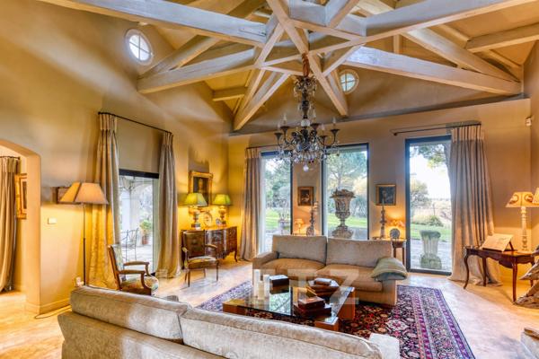 Maison de plain-pied avec piscine