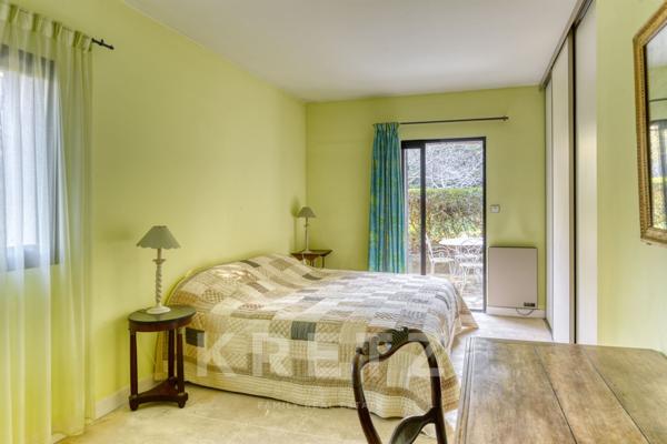 Maison de plain-pied avec piscine